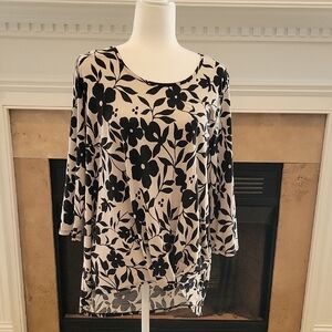 Honeyme Black and Cream Floral Top With Twist Front